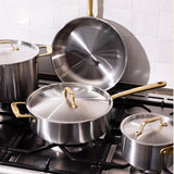 La sauteuse idéale en inox, manche doré - 26 cm