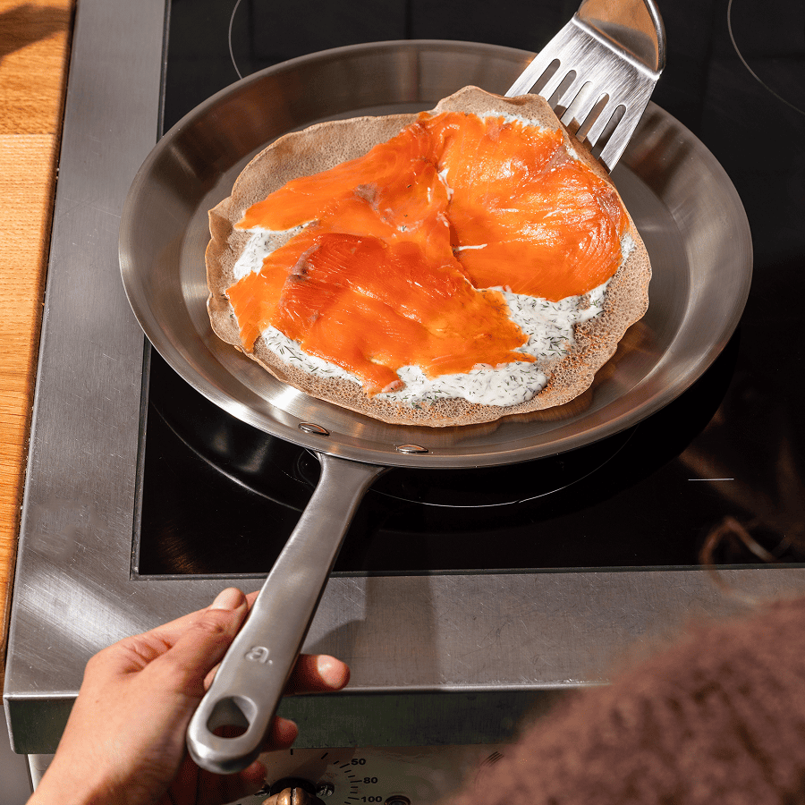 Le duo bonne poêle de 26cm et crêpière, inox 3-plis