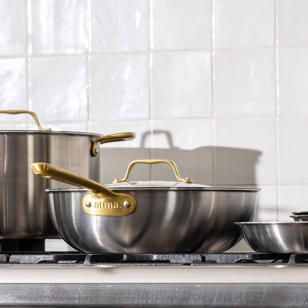 The Wok en inox, manche doré - 28 cm